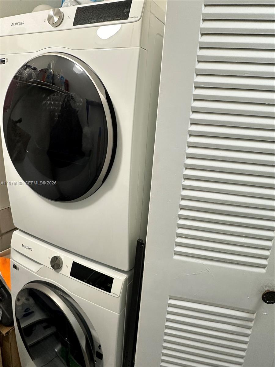 INTERNATIONAL TOWERS COND - Residential Lease