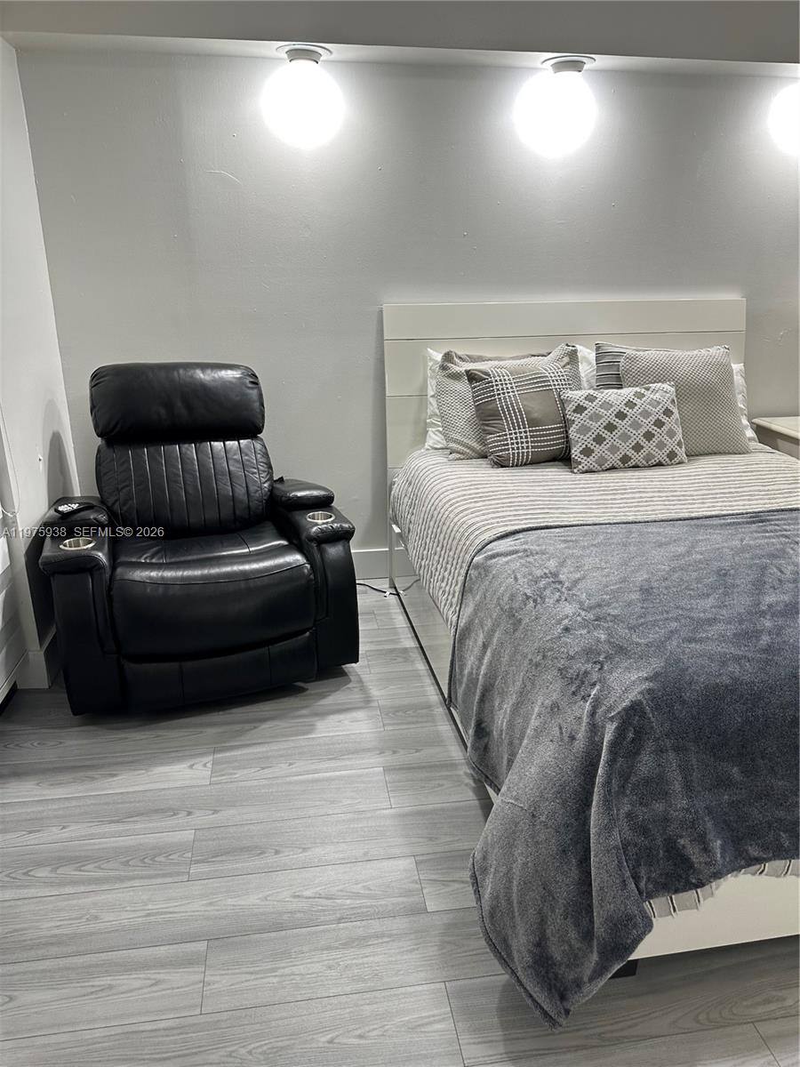 INTERNATIONAL TOWERS COND - Residential Lease