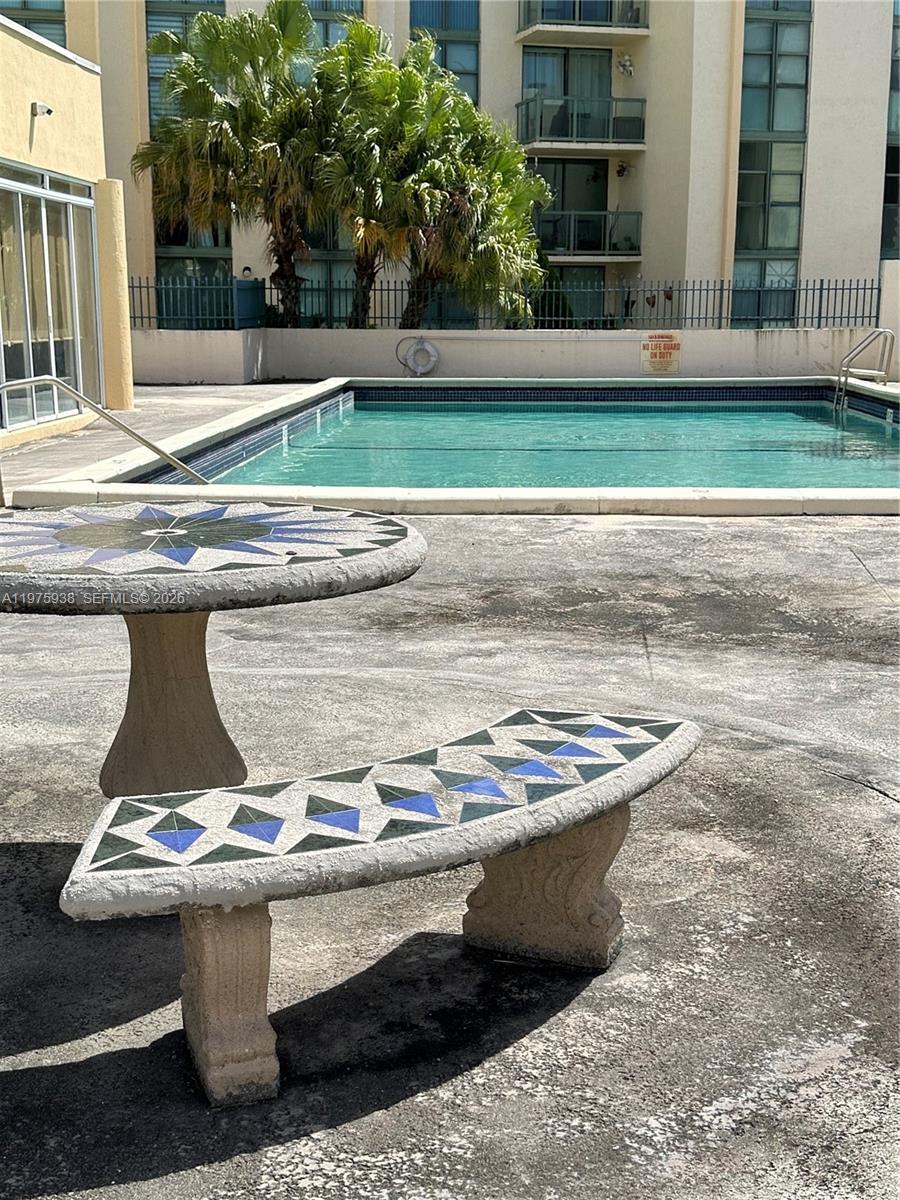 INTERNATIONAL TOWERS COND - Residential Lease