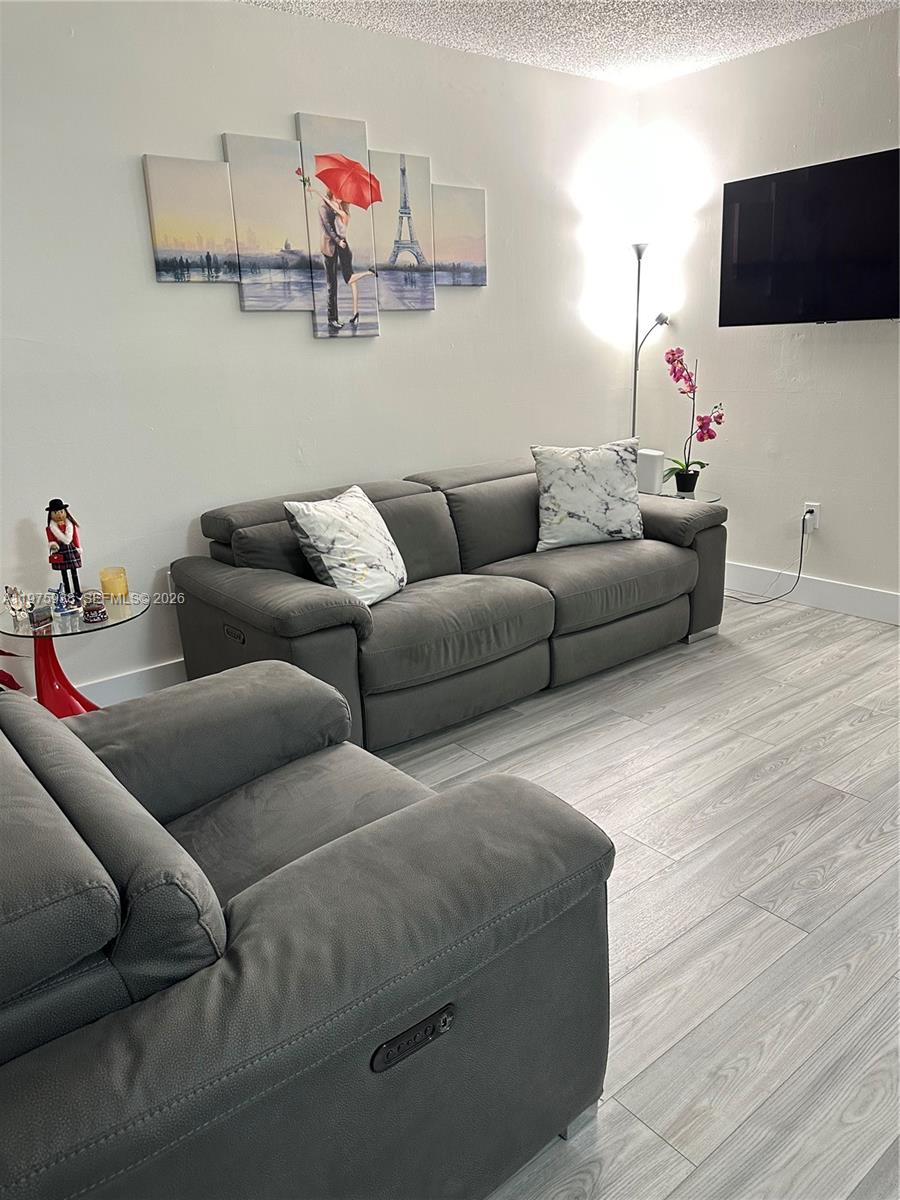 INTERNATIONAL TOWERS COND - Residential Lease