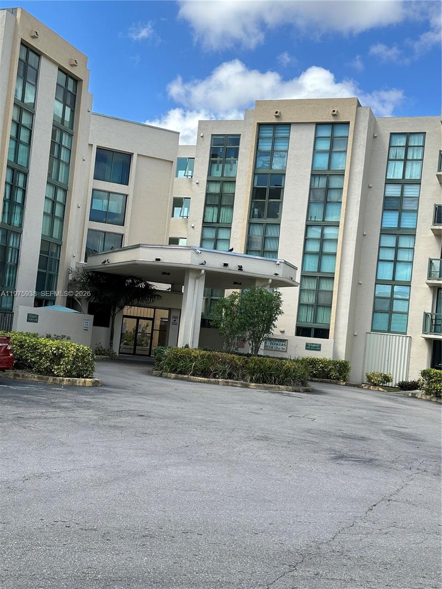 INTERNATIONAL TOWERS COND - Residential Lease