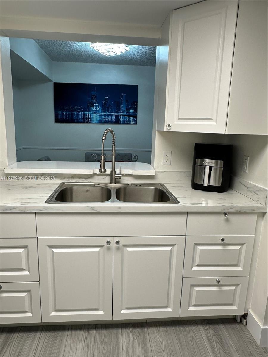 INTERNATIONAL TOWERS COND - Residential Lease