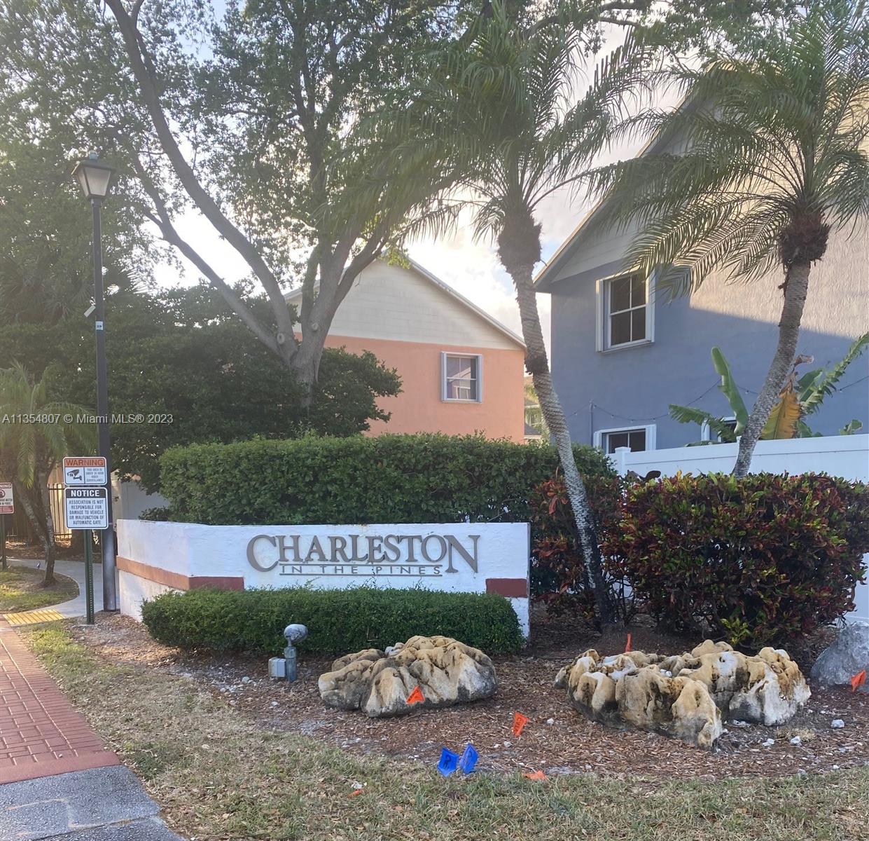 CORAL LAKES - Residential