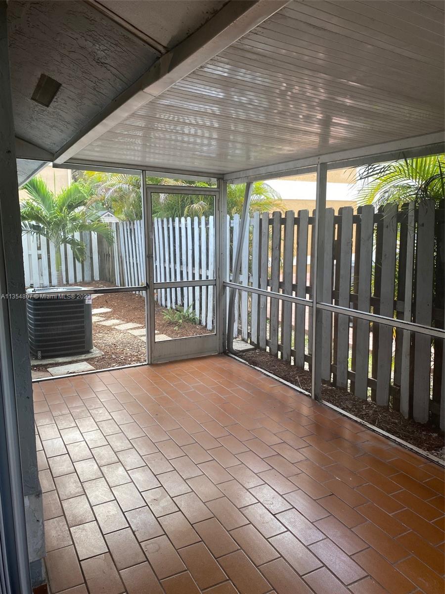 CORAL LAKES - Residential