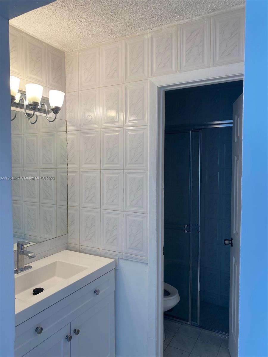 CORAL LAKES - Residential