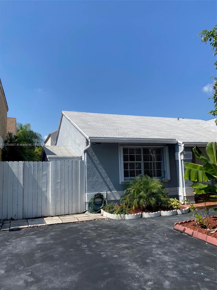 CORAL LAKES - Residential