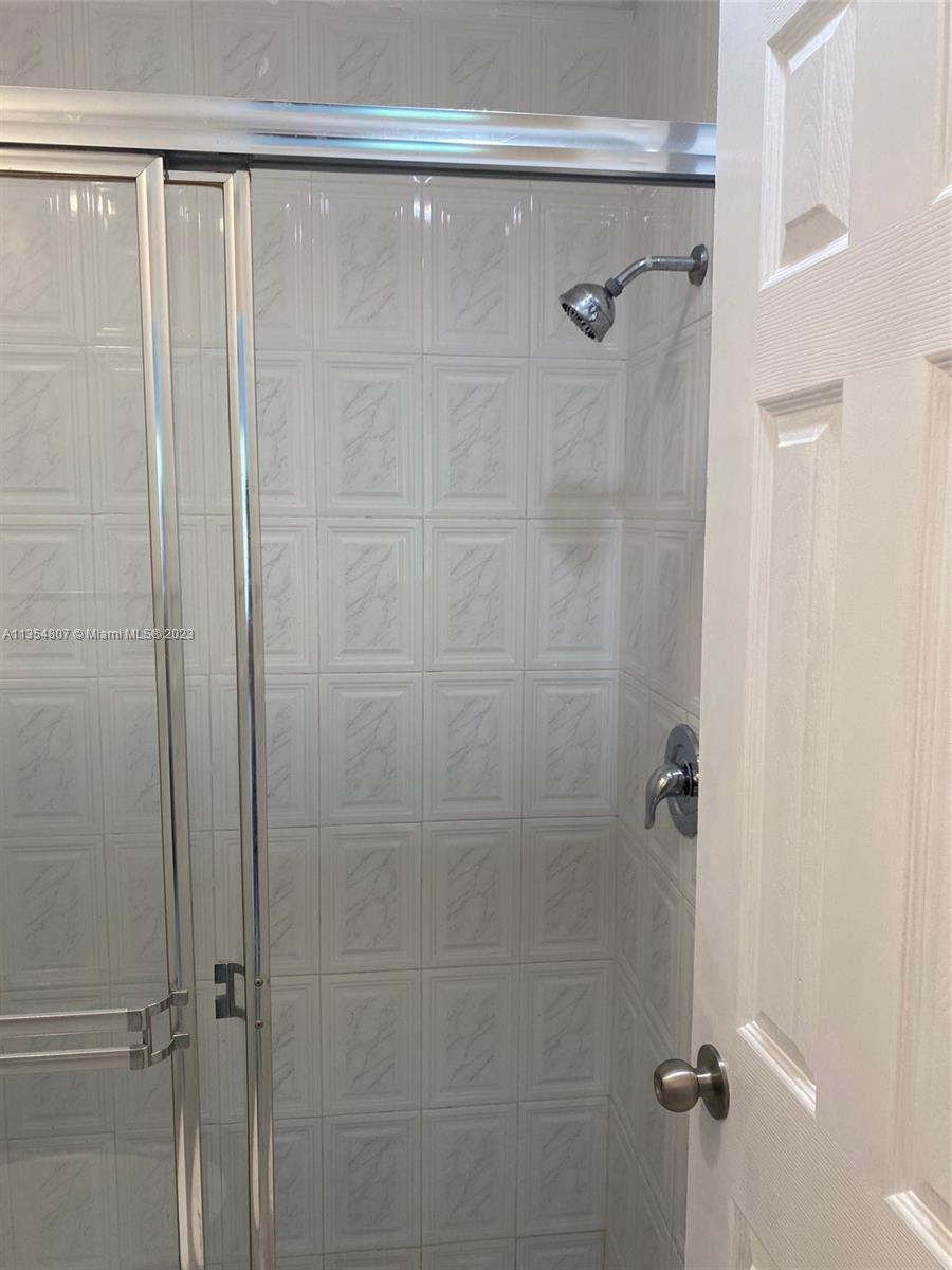 CORAL LAKES - Residential