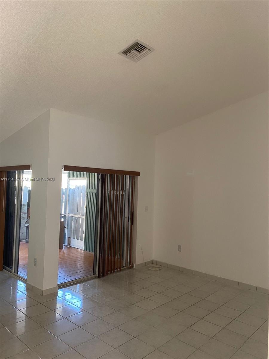 CORAL LAKES - Residential