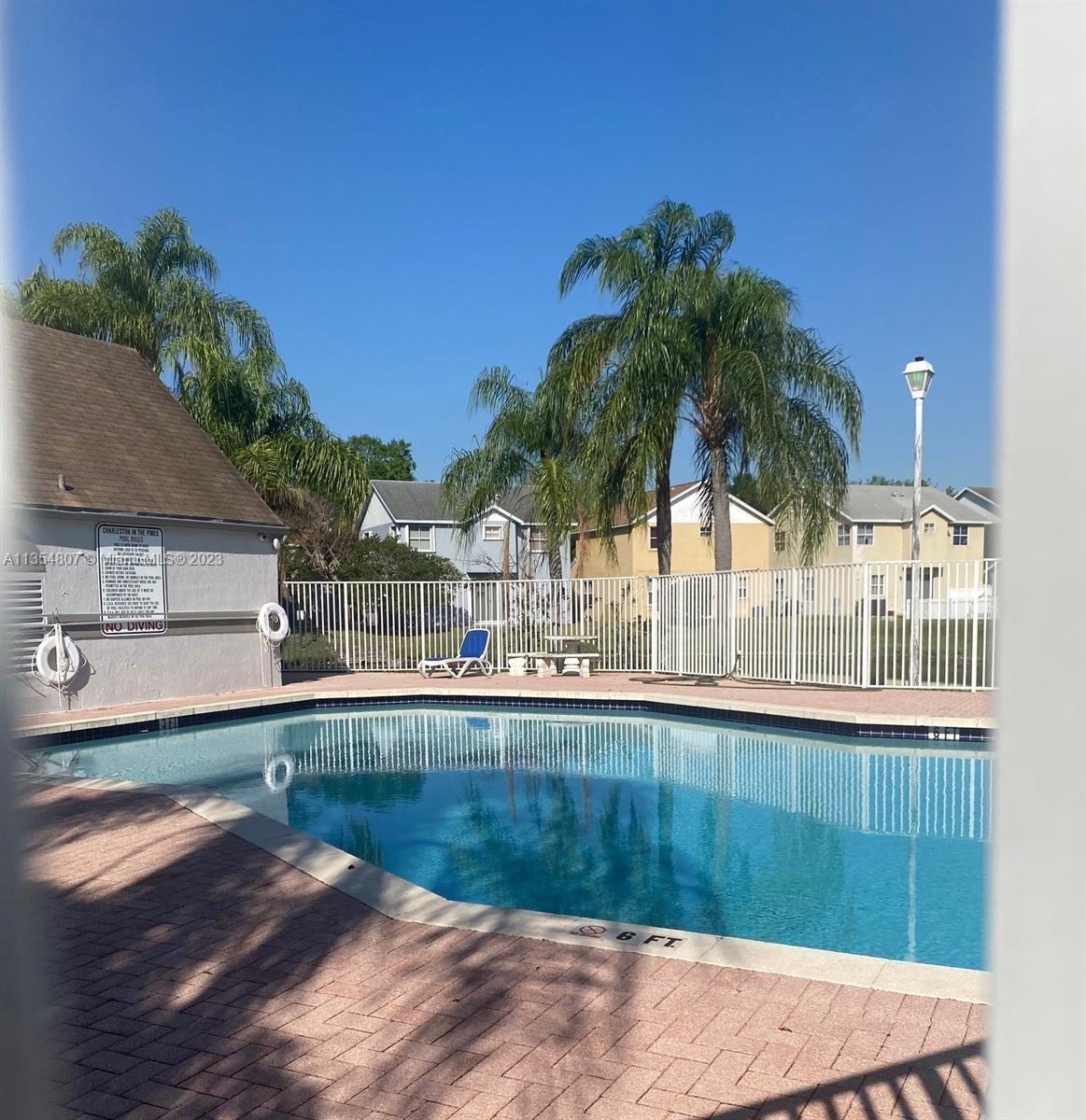 CORAL LAKES - Residential