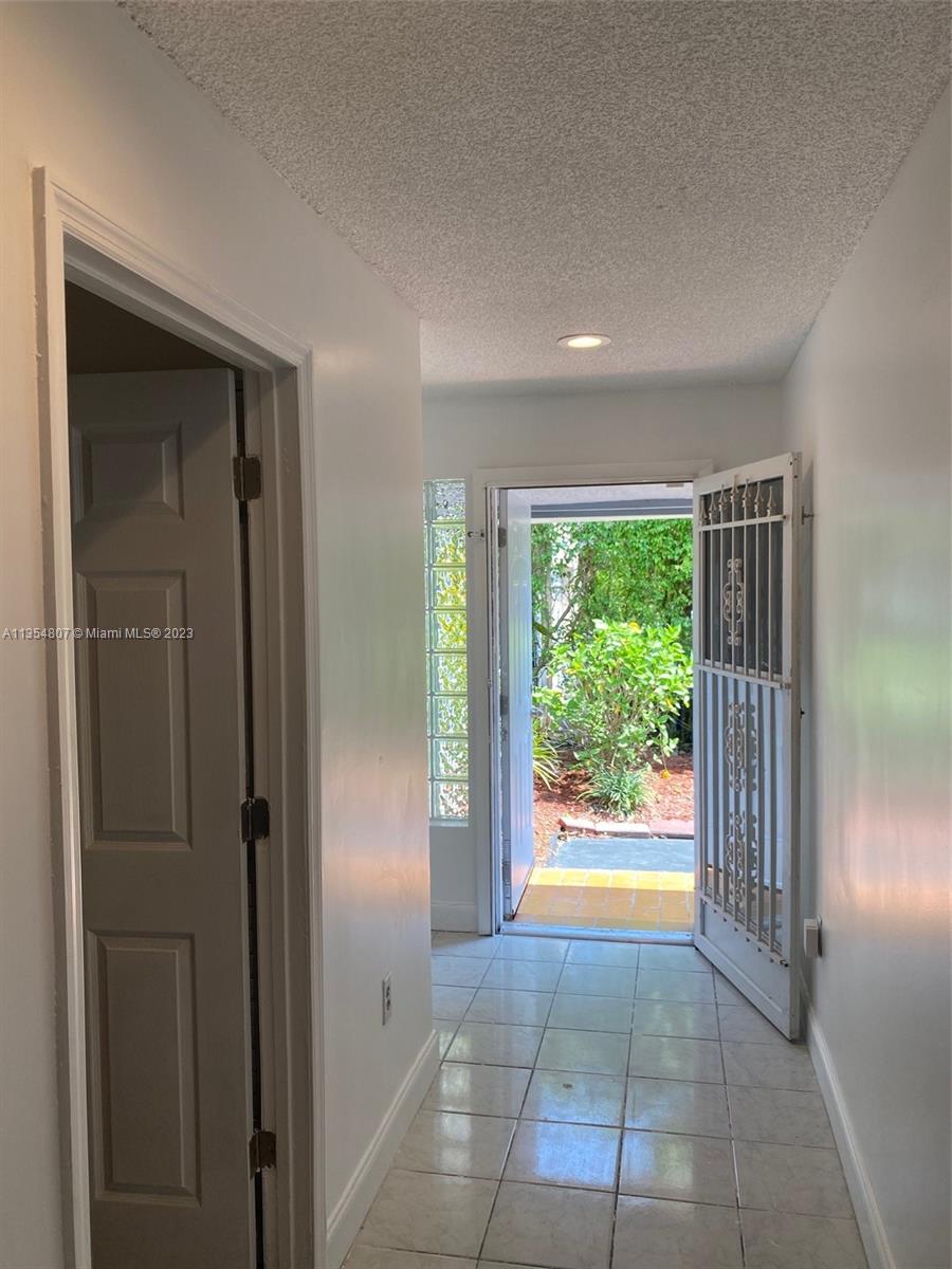 CORAL LAKES - Residential