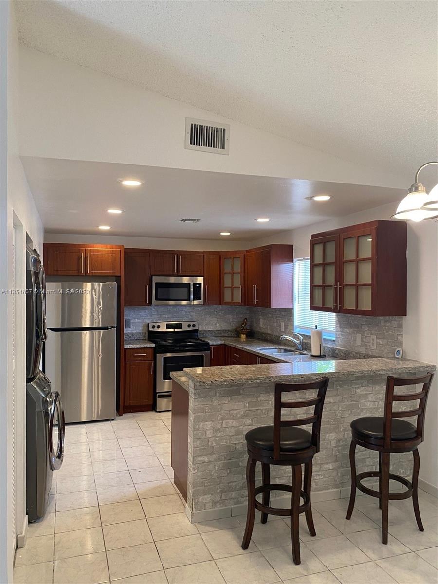 CORAL LAKES - Residential