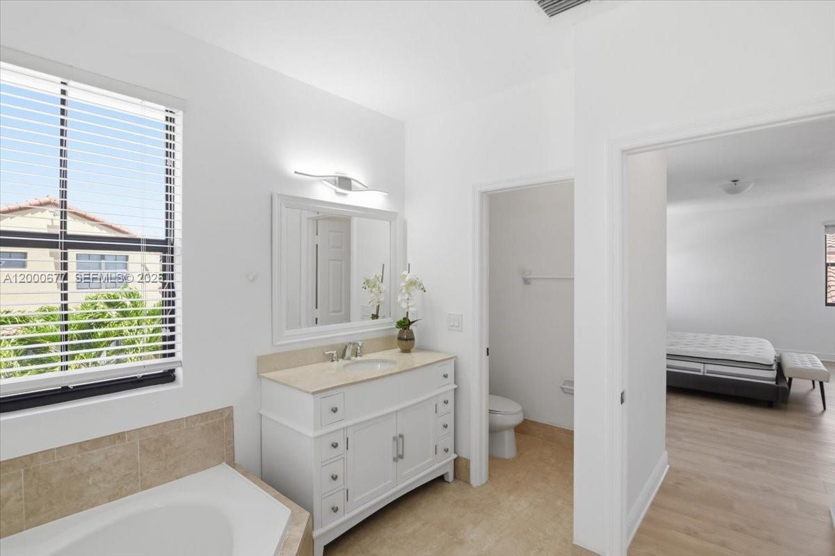 FONTAINEBLEAU WEST NORTH - Residential Lease