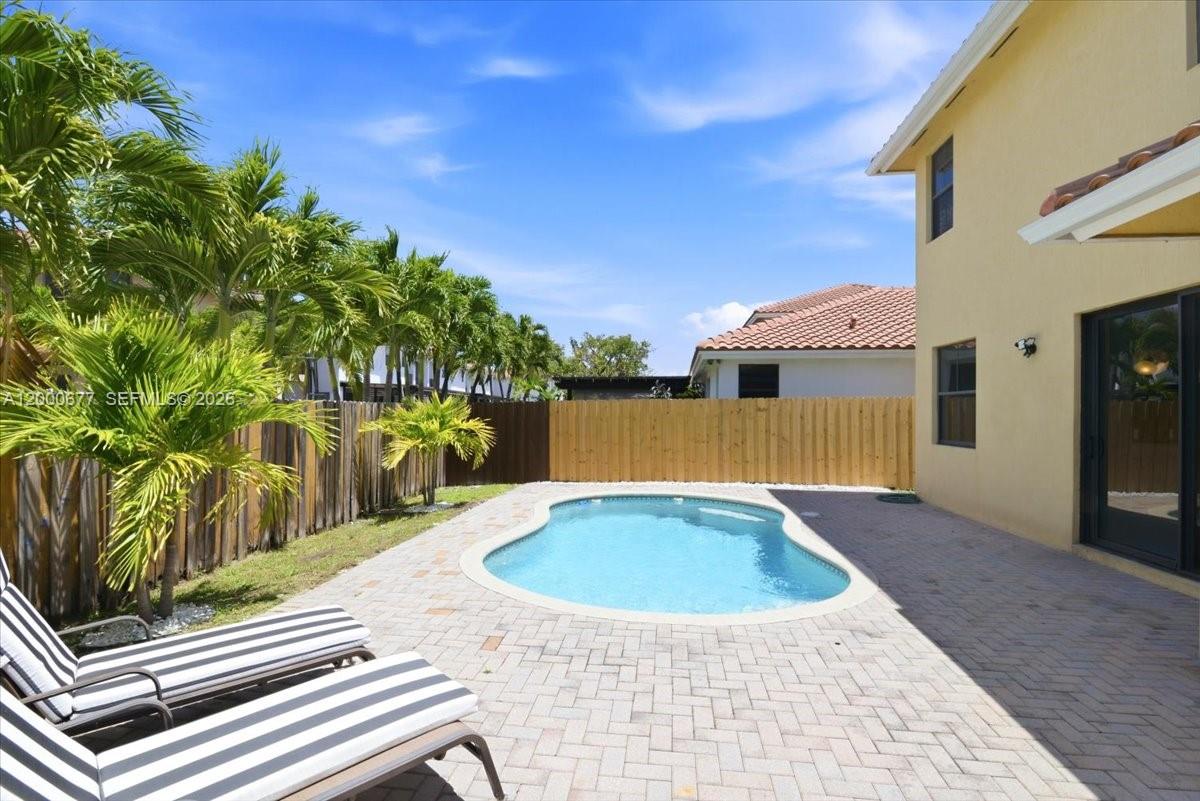 FONTAINEBLEAU WEST NORTH - Residential Lease