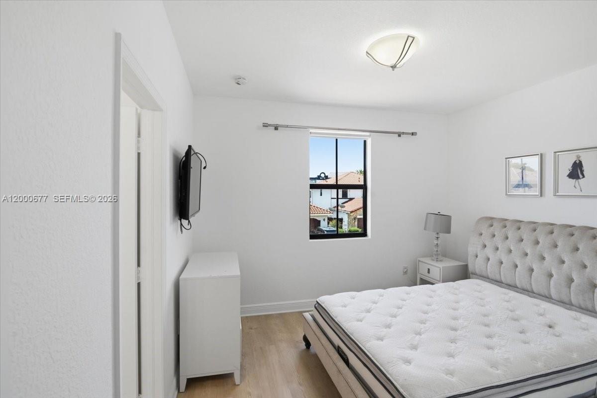 FONTAINEBLEAU WEST NORTH - Residential Lease