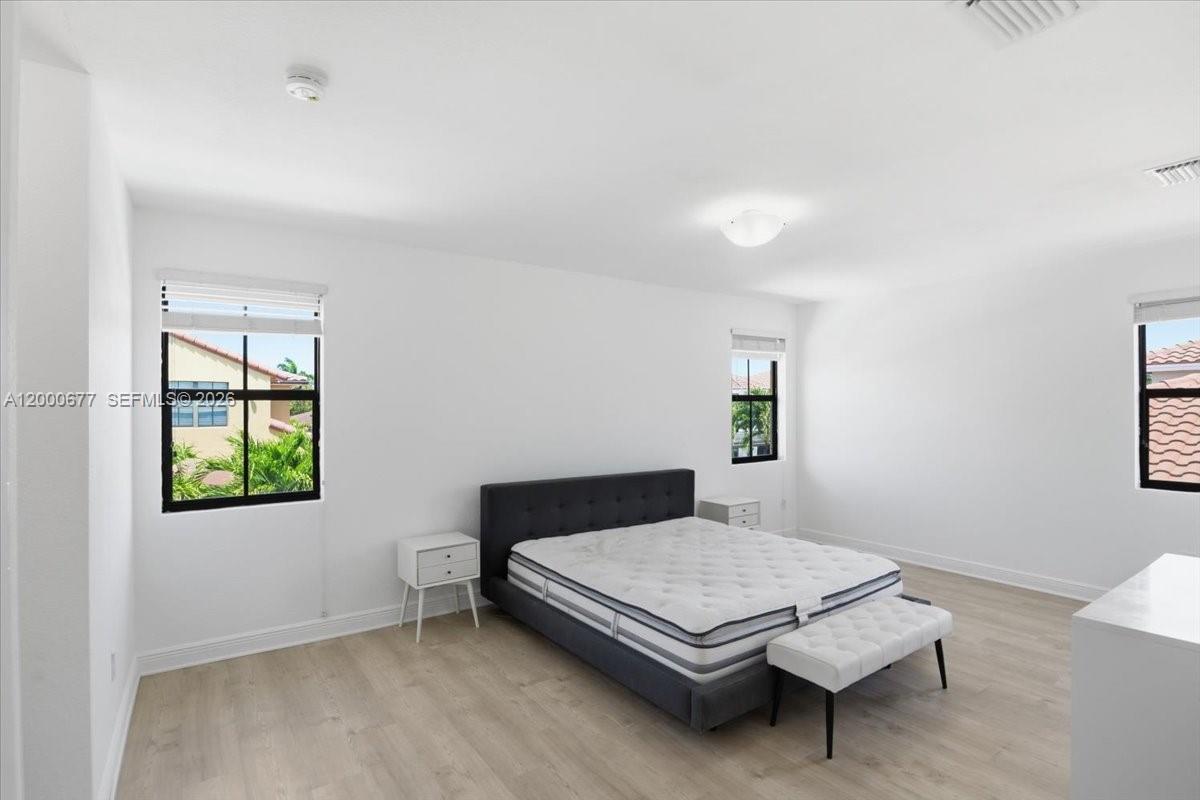 FONTAINEBLEAU WEST NORTH - Residential Lease