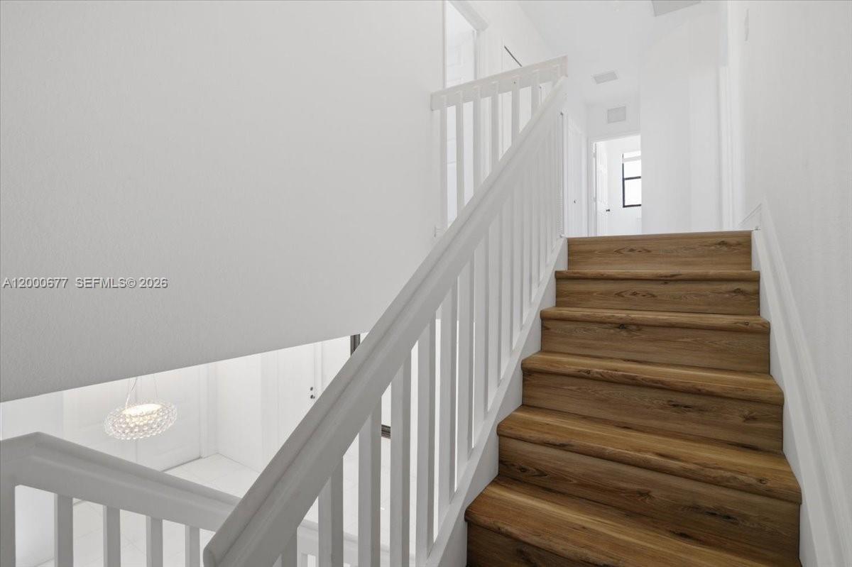 FONTAINEBLEAU WEST NORTH - Residential Lease