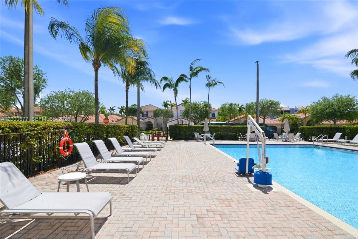 FONTAINEBLEAU WEST NORTH - Residential Lease