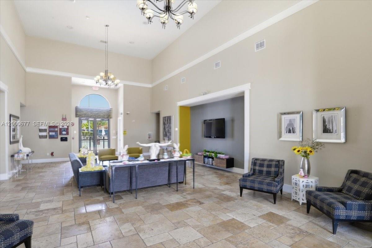 FONTAINEBLEAU WEST NORTH - Residential Lease