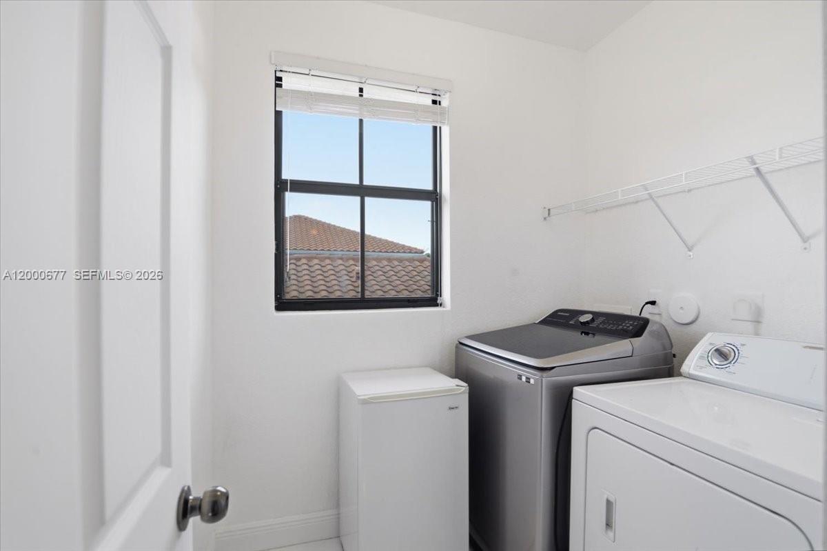 FONTAINEBLEAU WEST NORTH - Residential Lease