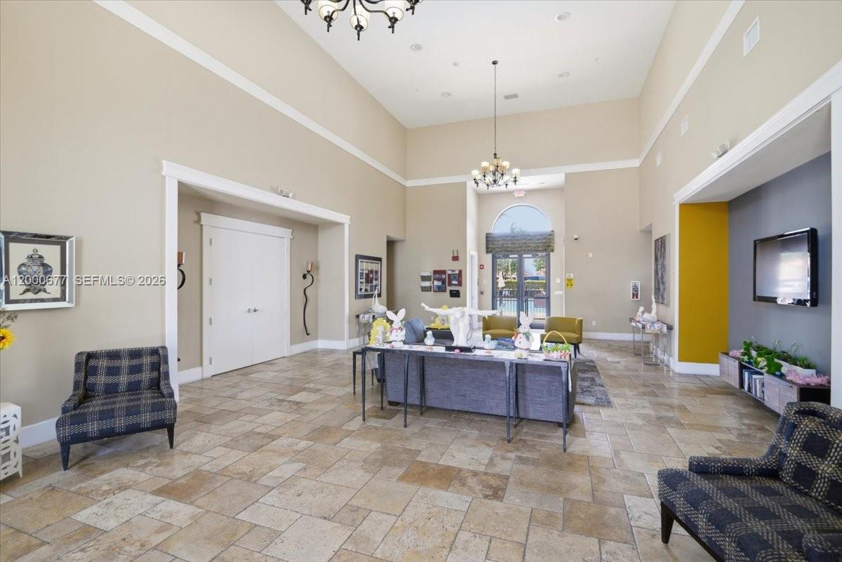 FONTAINEBLEAU WEST NORTH - Residential Lease