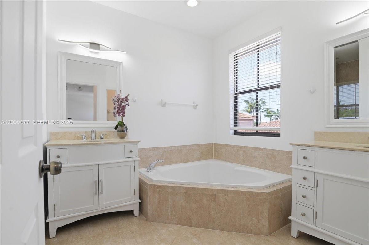 FONTAINEBLEAU WEST NORTH - Residential Lease