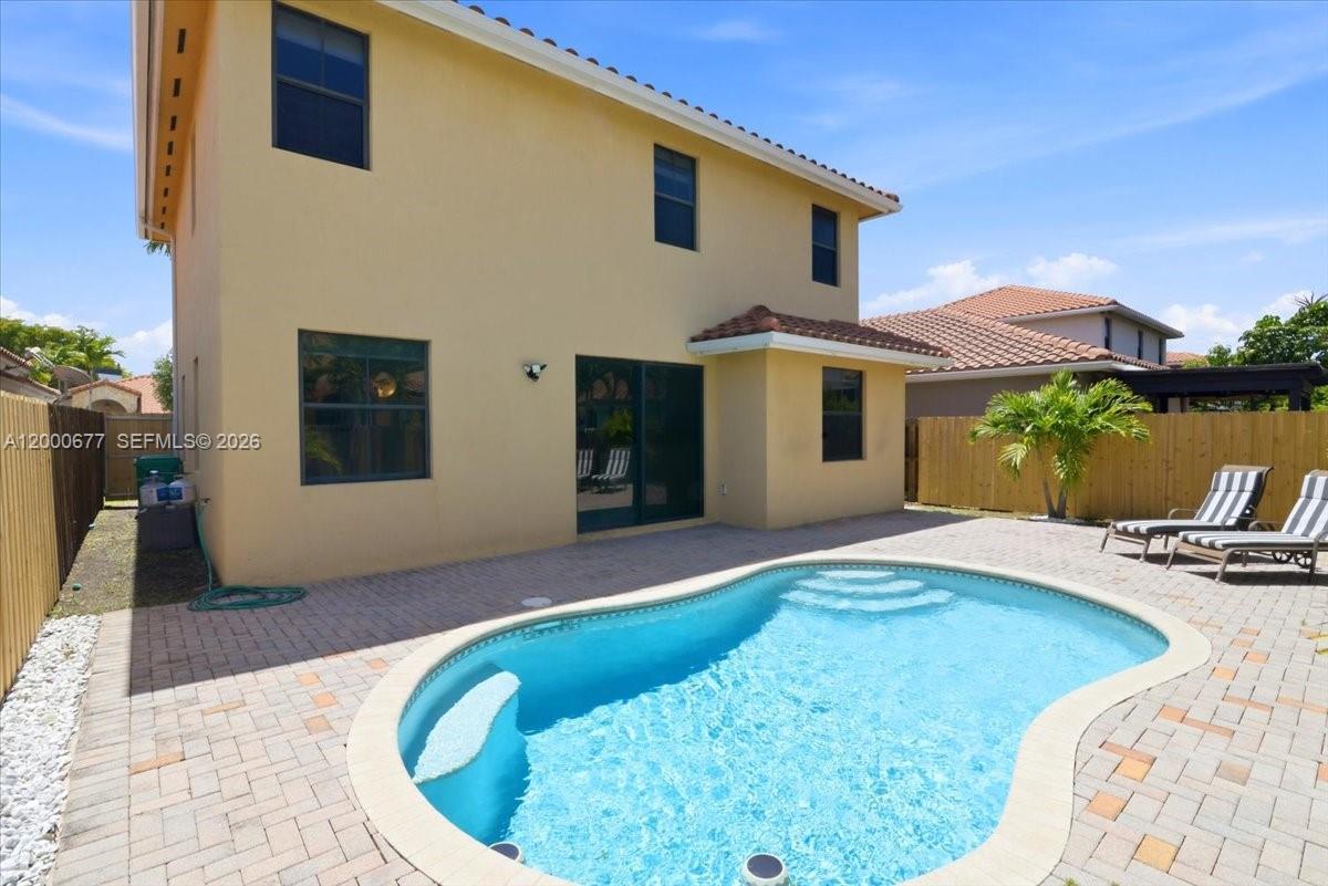 FONTAINEBLEAU WEST NORTH - Residential Lease