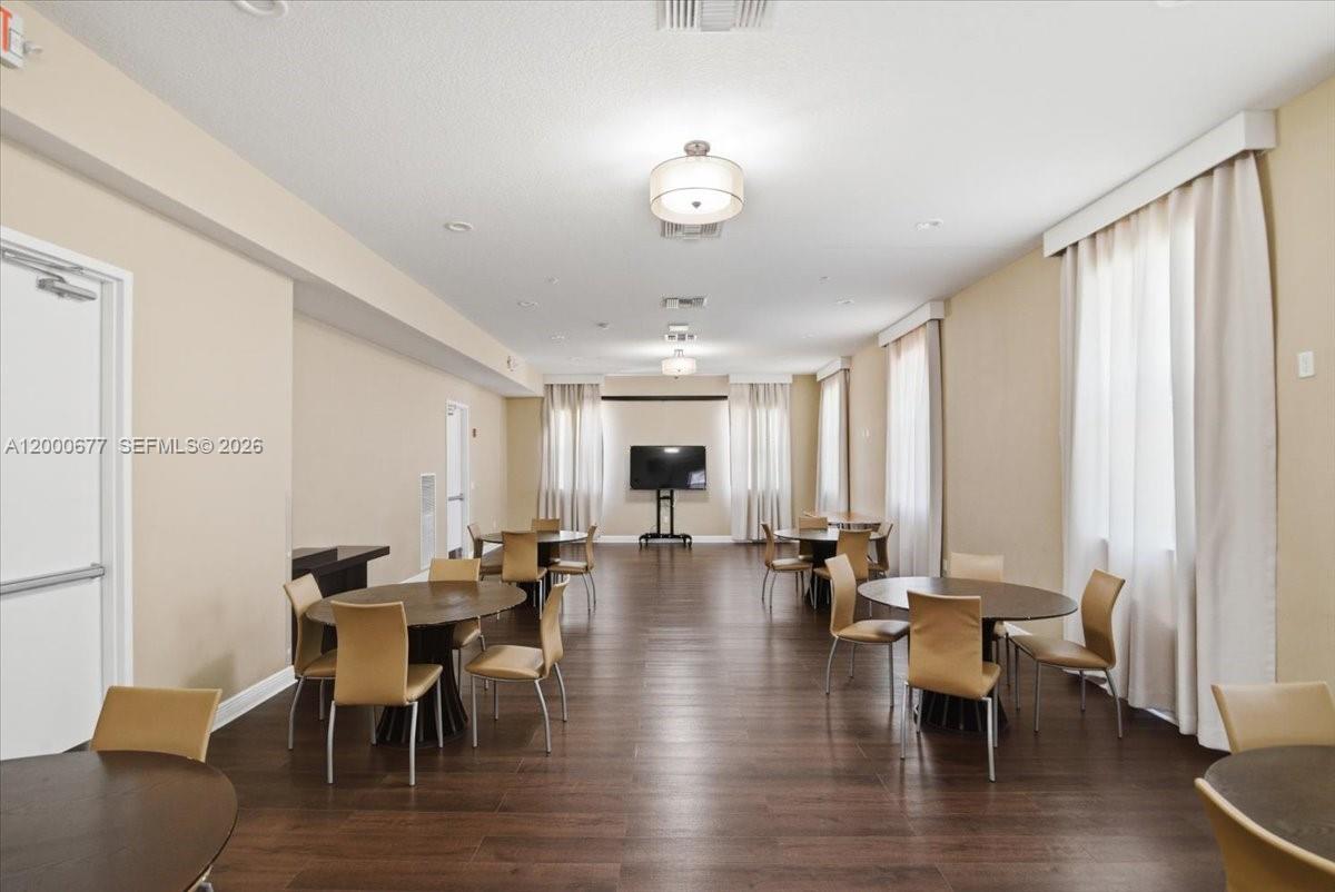 FONTAINEBLEAU WEST NORTH - Residential Lease