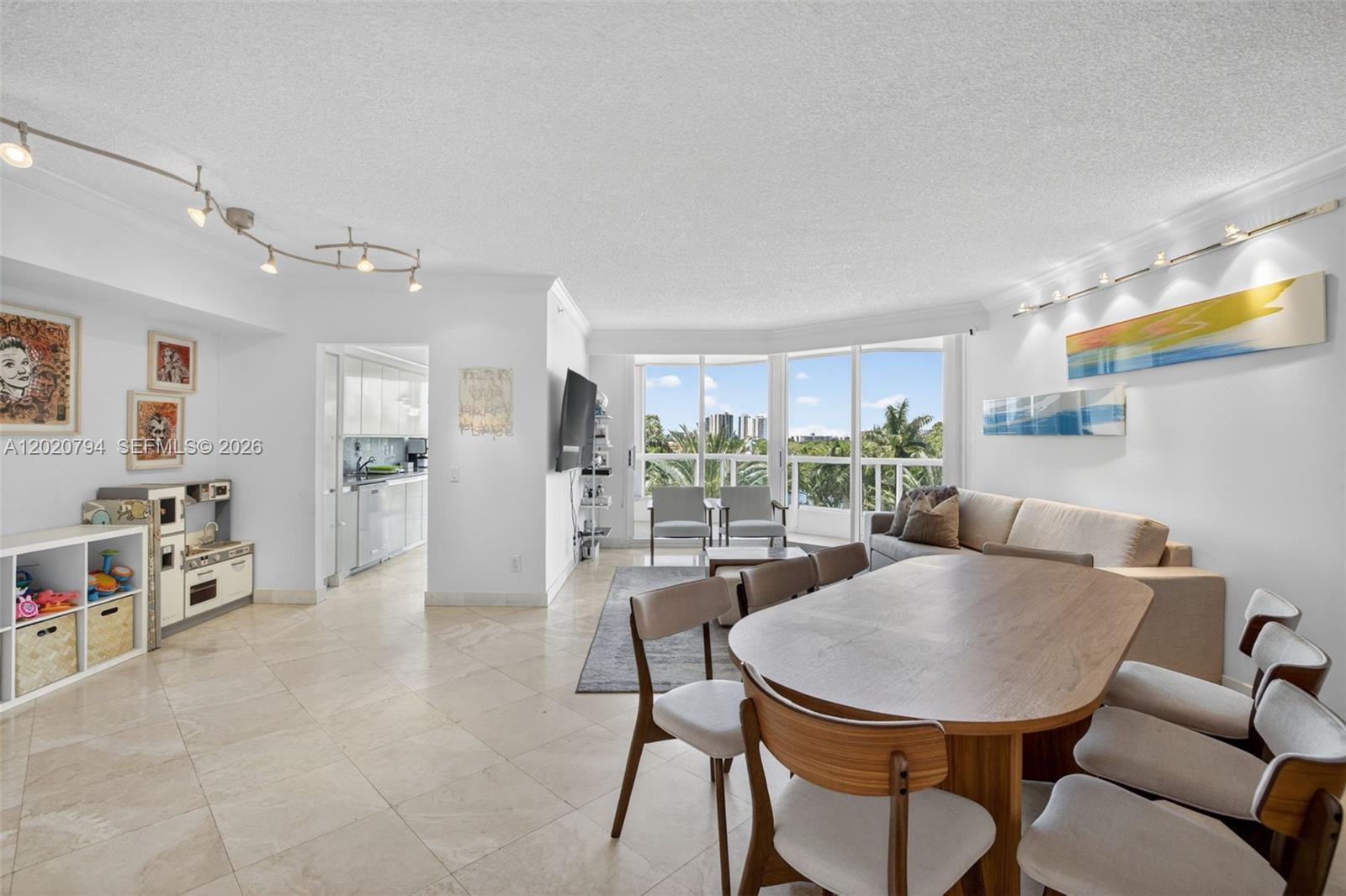 21205 Yacht Club Dr 605