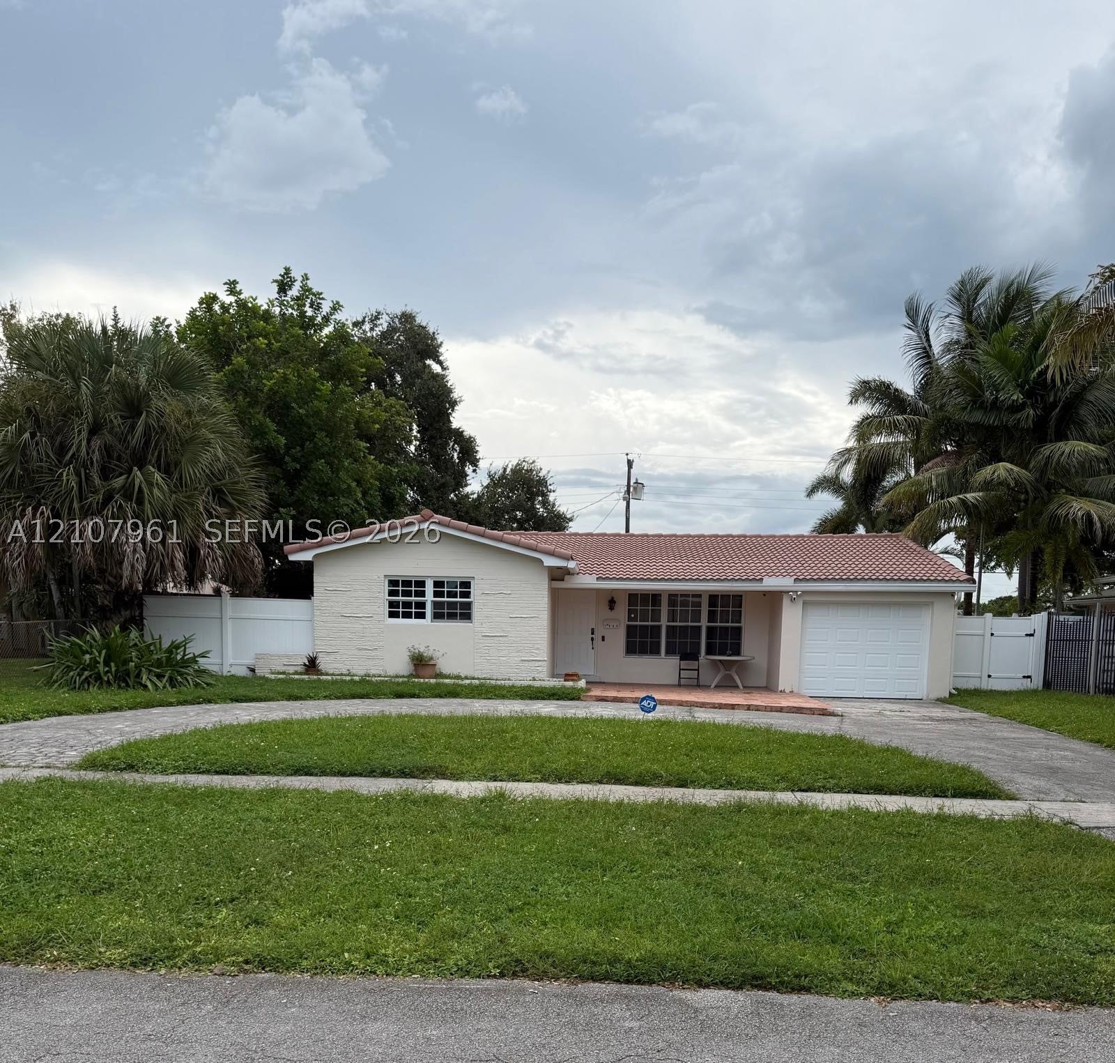 1806 N 38th Ave