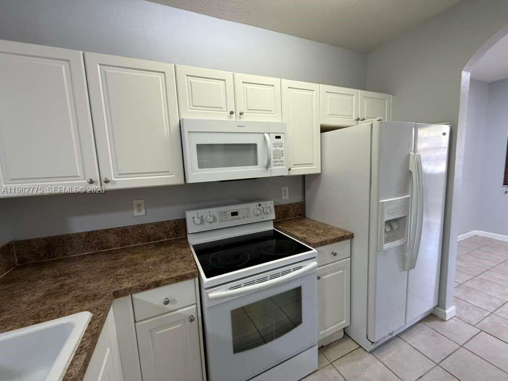 VILLAS AT CARMEL CONDO NO - Residential Lease