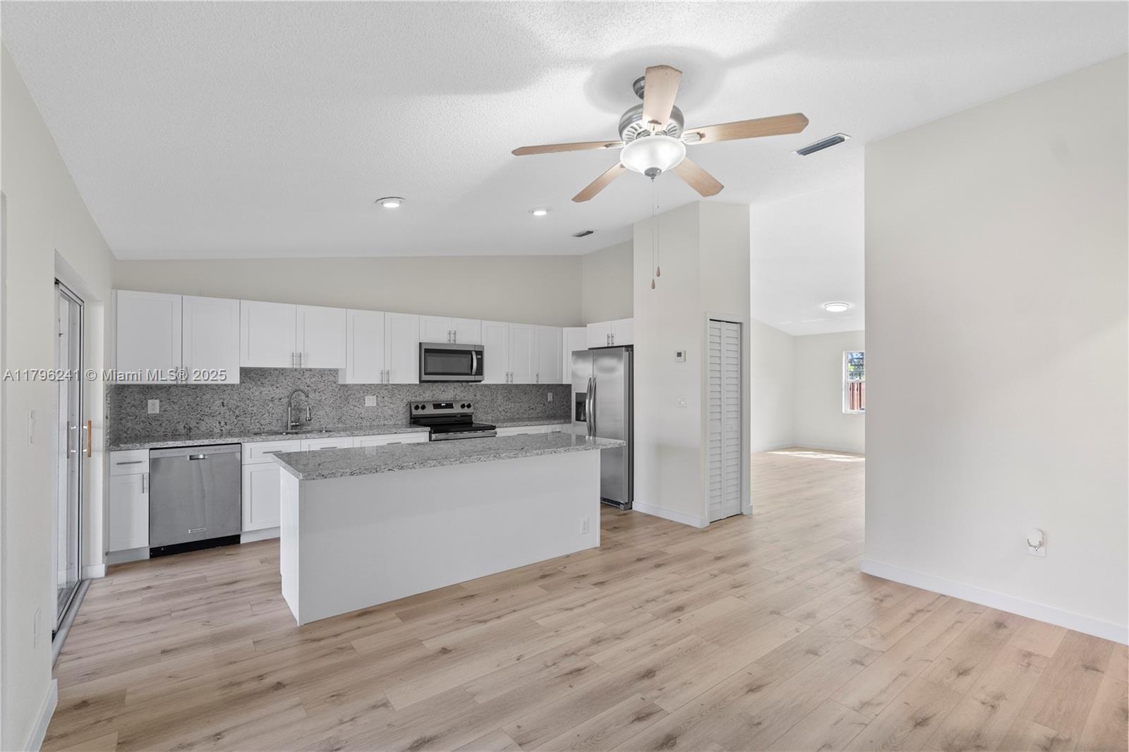 LA ROMANA - Residential Lease