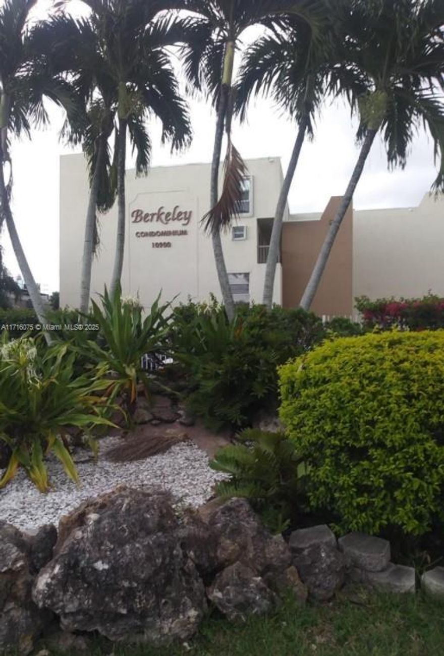 GREAT LOCATION!!  
Spacious 1 bedroom, 1 bathroom condo, located on the second floor.
Features a spacious living and dining room, lots of natural light, tiled throughout, and has a balcony. Large bedroom with walk in closet, updated bathroom. Stainless steel appliances, and the washer and dryer are inside the unit. 
Comes with 1 assigned parking space and plenty of guest parking is available.
Centrally located, close to great schools, shopping, restaurants, and the expressways.
The apartment is currently tenant-occupied on a month-to-month basis,
the tenant paying $1,800.00.
Appointment is required to see the unit. Motivated sellers