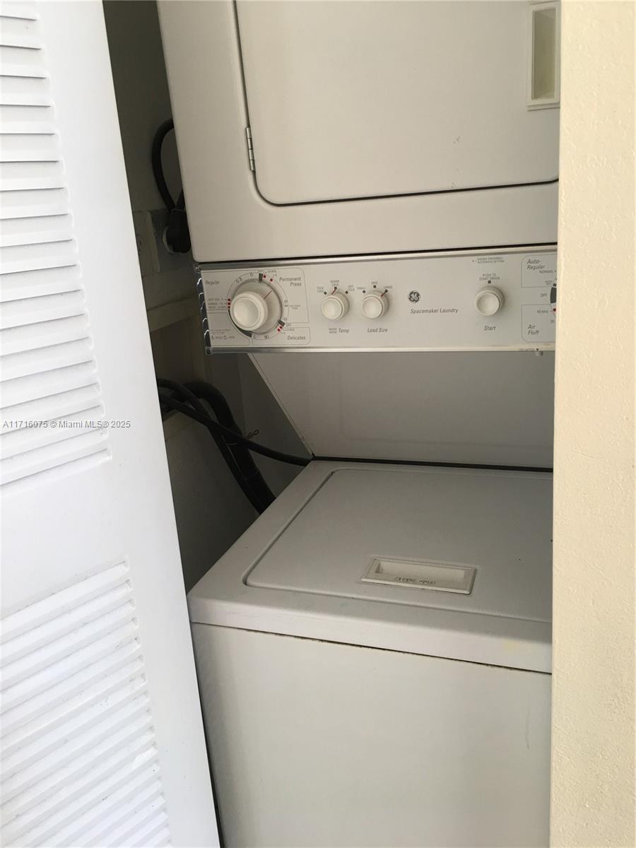 THE BERKELEY CONDO - Residential