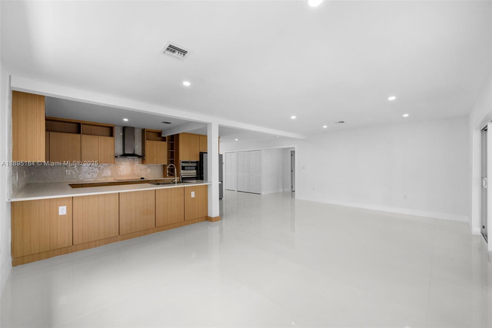 MCALLISTER TERR - Residential