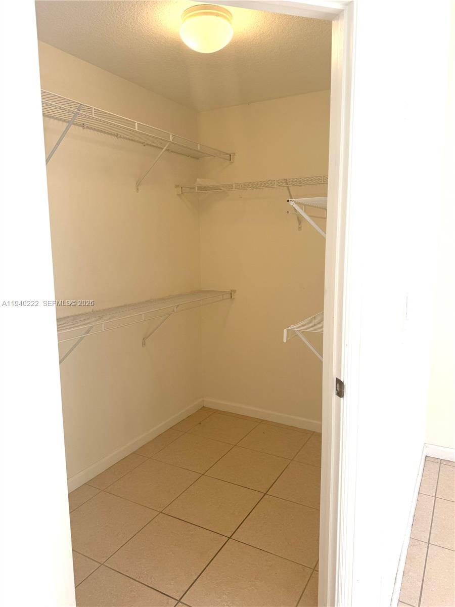 MEZZANO CONDO - Residential