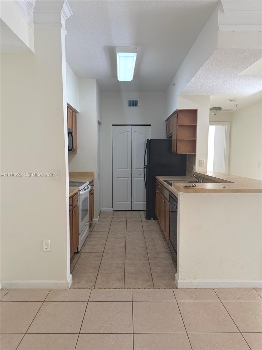 MEZZANO CONDO - Residential