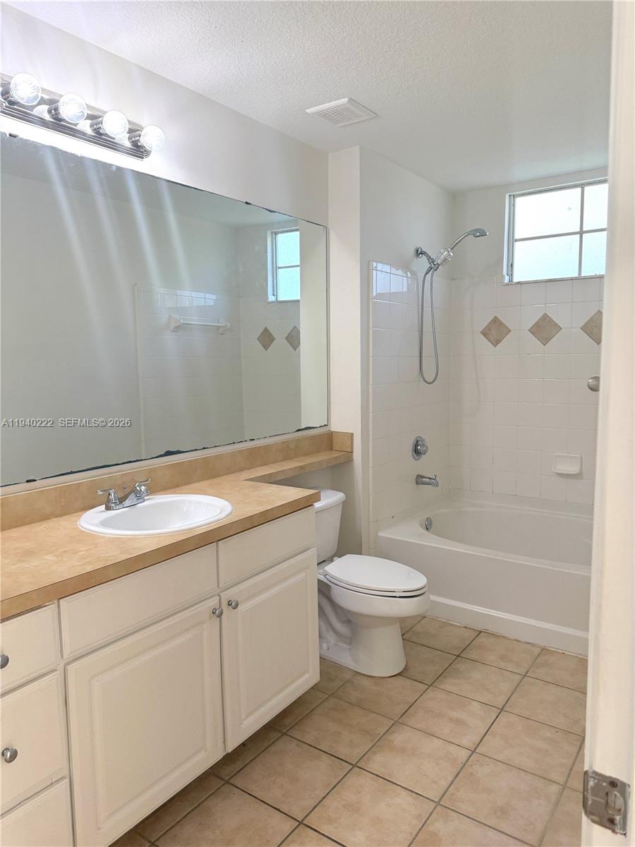 MEZZANO CONDO - Residential