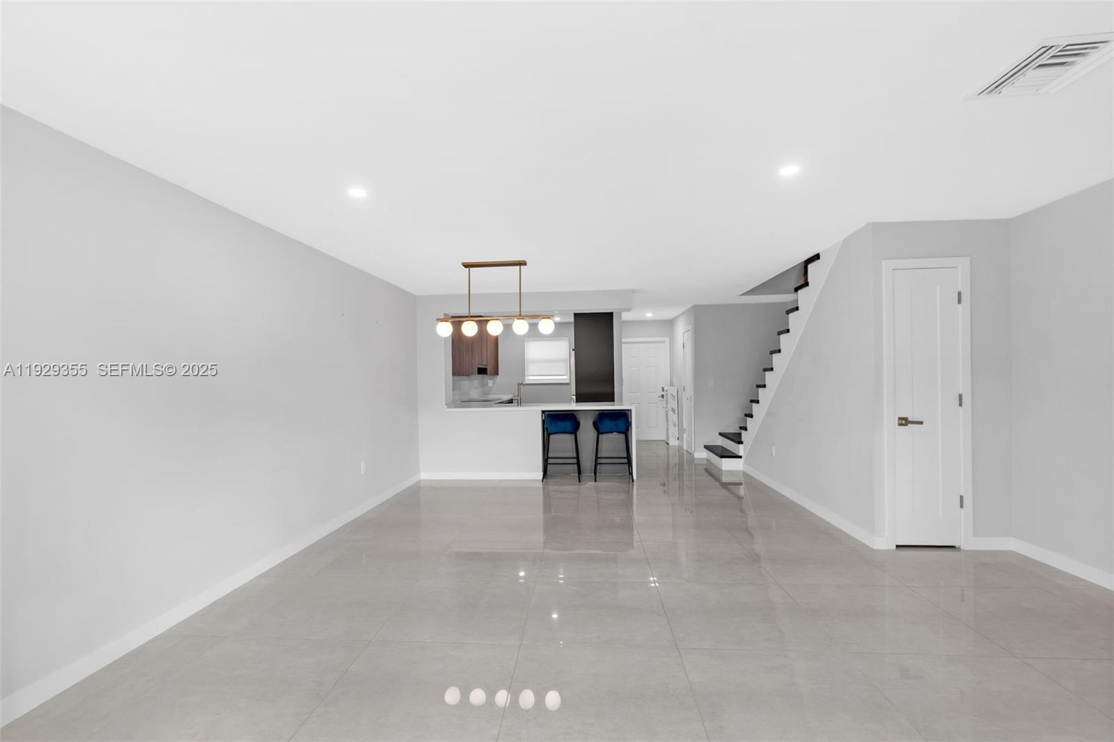 KENDALE LK TOWNHOUSE COND - Residential