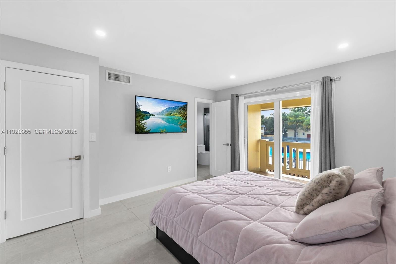 KENDALE LK TOWNHOUSE COND - Residential