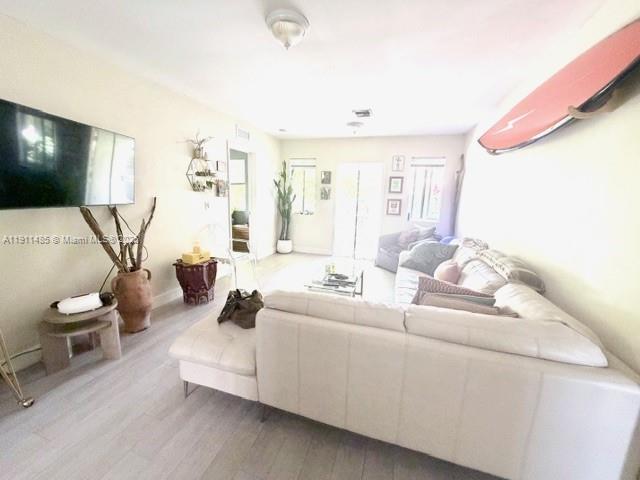 GRIFFINS SUB - Residential Lease