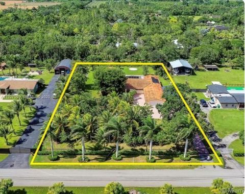 19051 SW 272nd St Homestead FL 33031