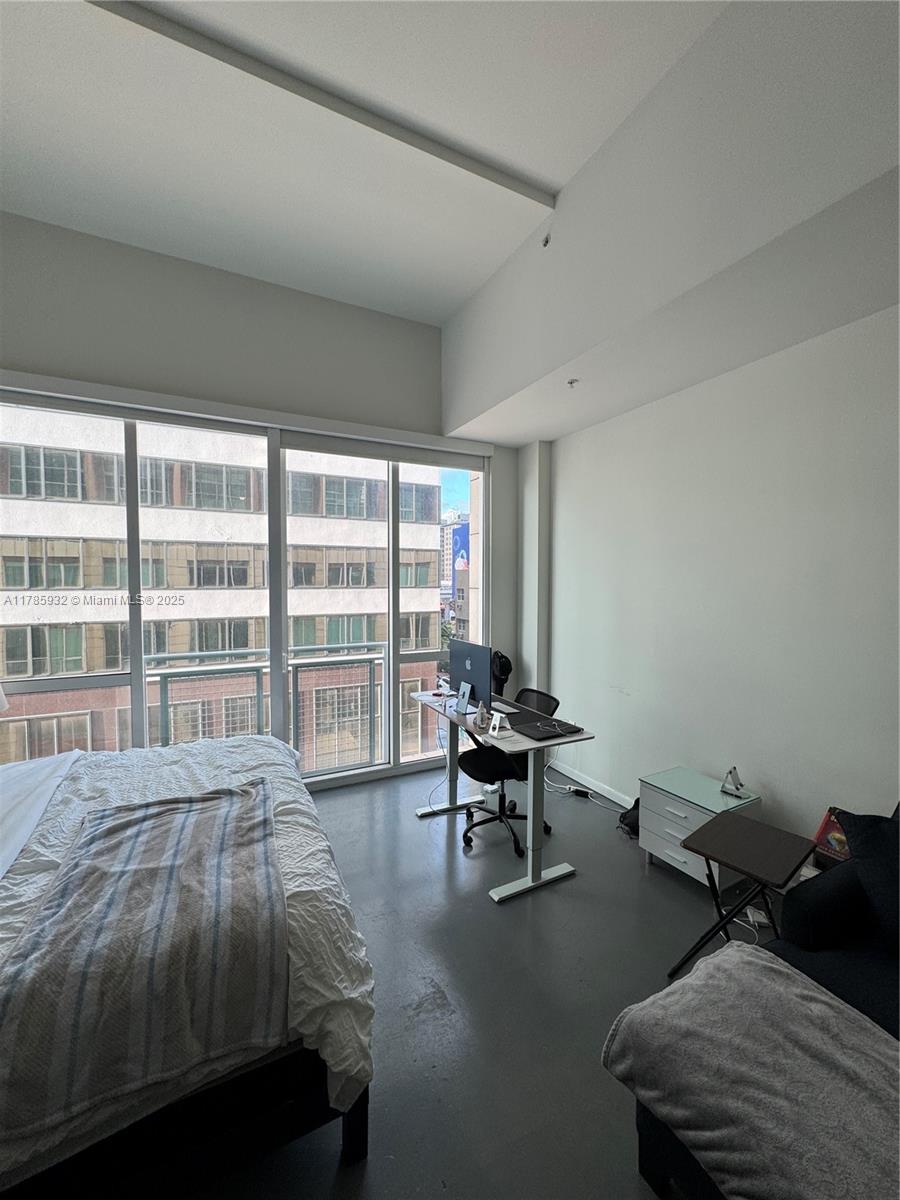 253 NE 2nd St 324