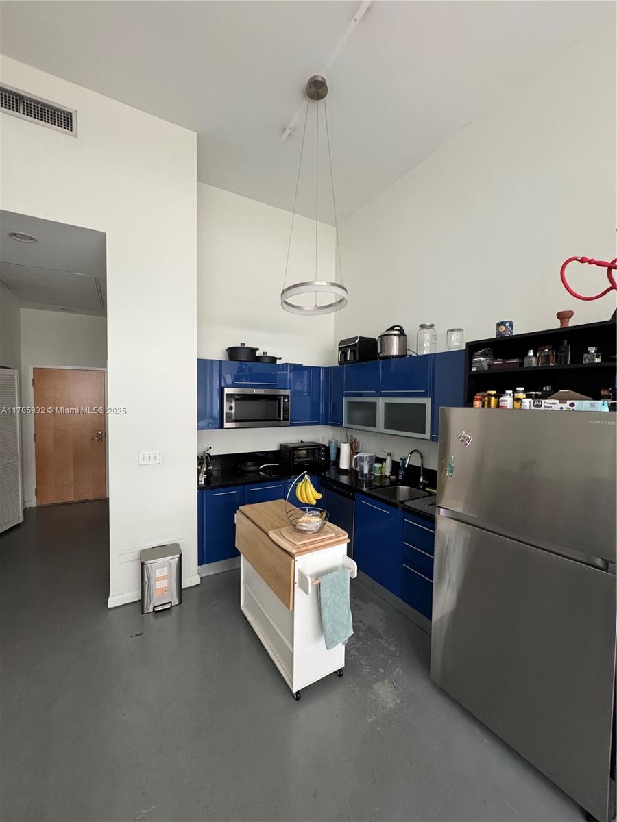 253 NE 2nd St 324