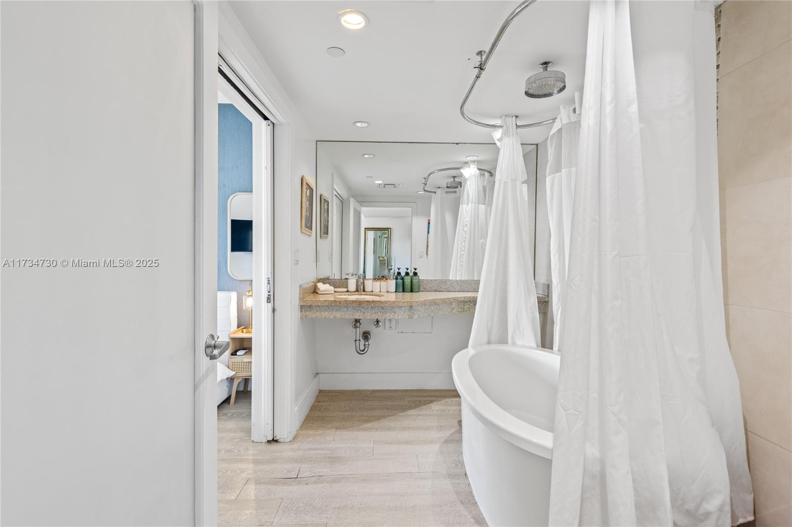 THE STRAND ON OCEAN DRIVE - Residential
