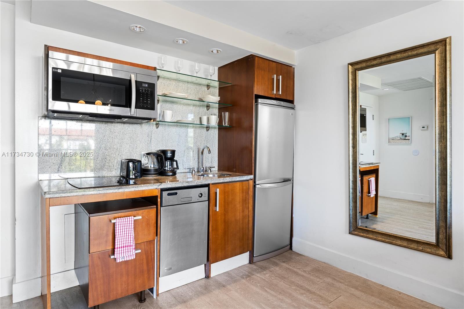 THE STRAND ON OCEAN DRIVE - Residential
