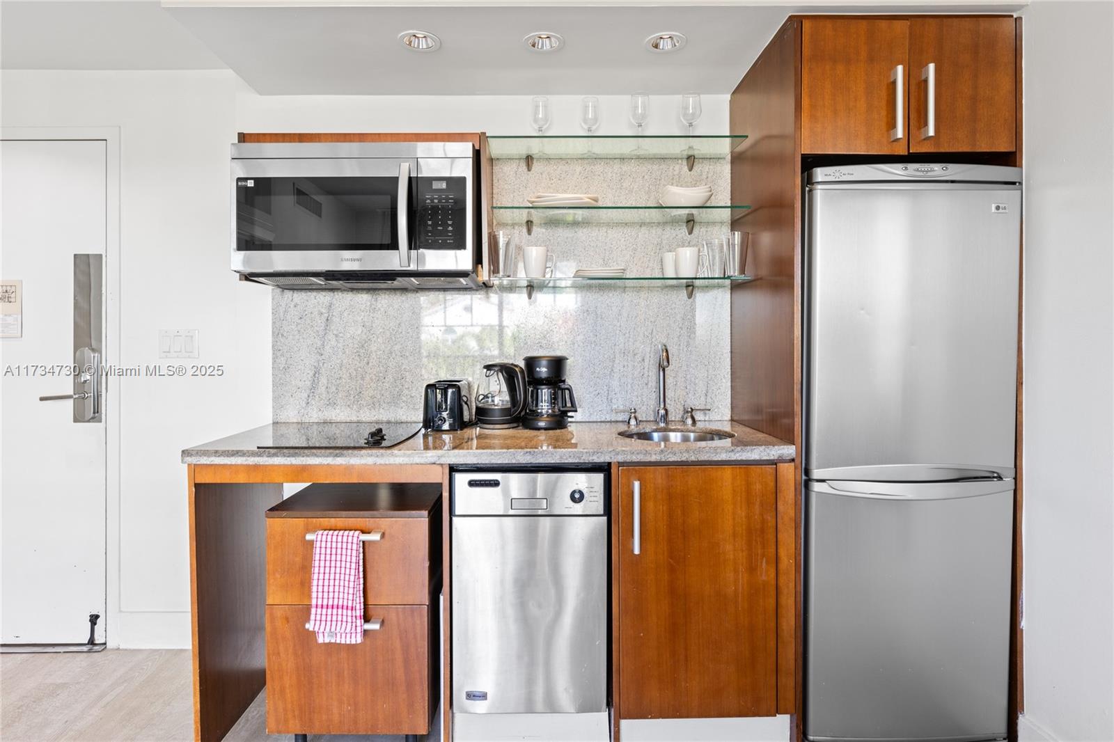 THE STRAND ON OCEAN DRIVE - Residential