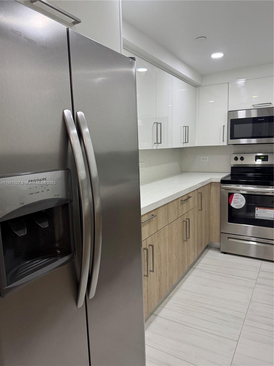 WATERVIEW CONDO - Residential Lease