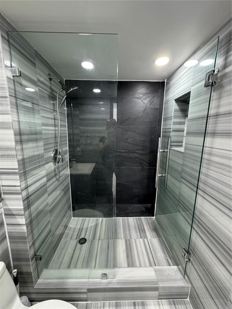 WATERVIEW CONDO - Residential Lease