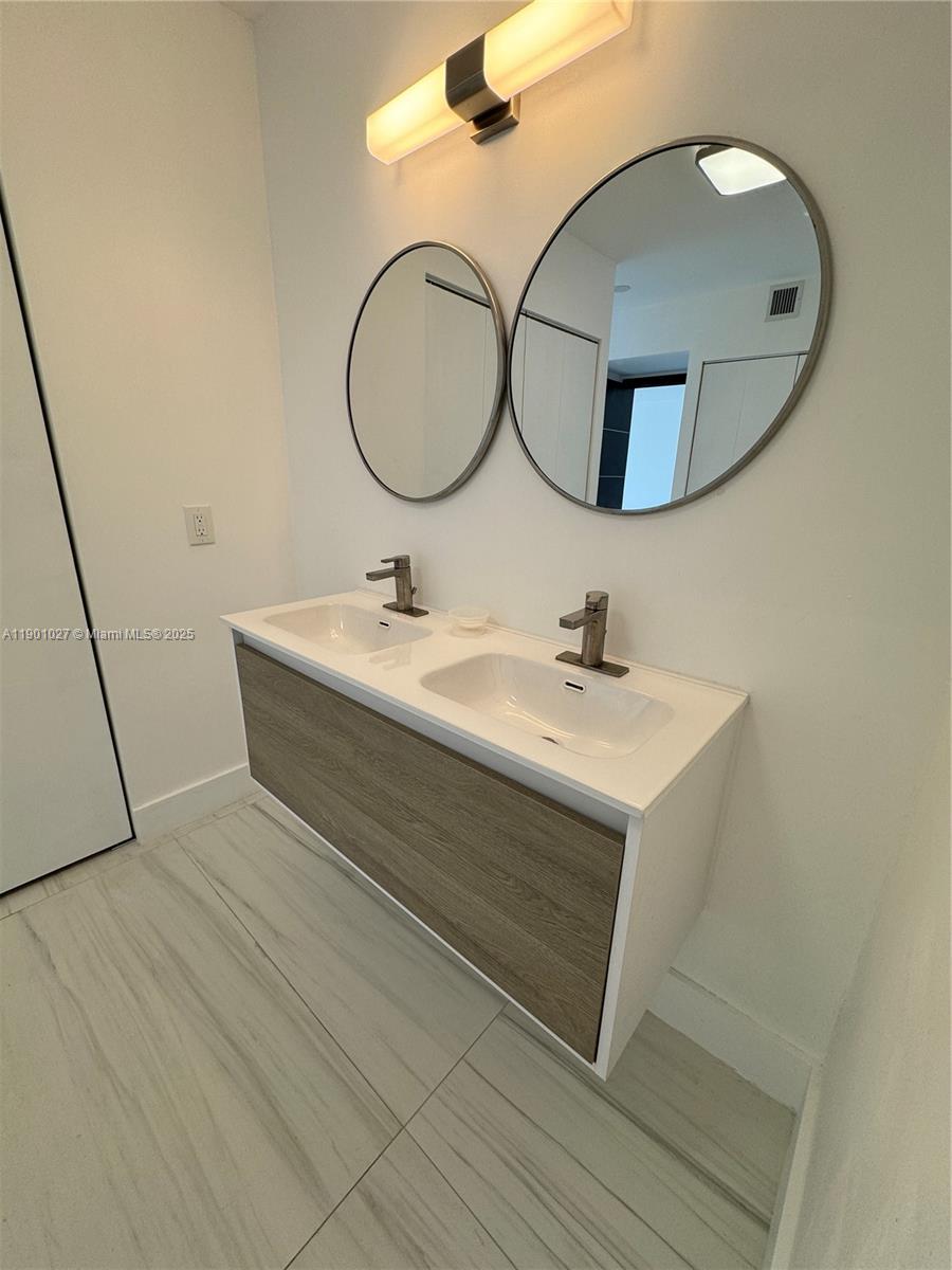 WATERVIEW CONDO - Residential Lease