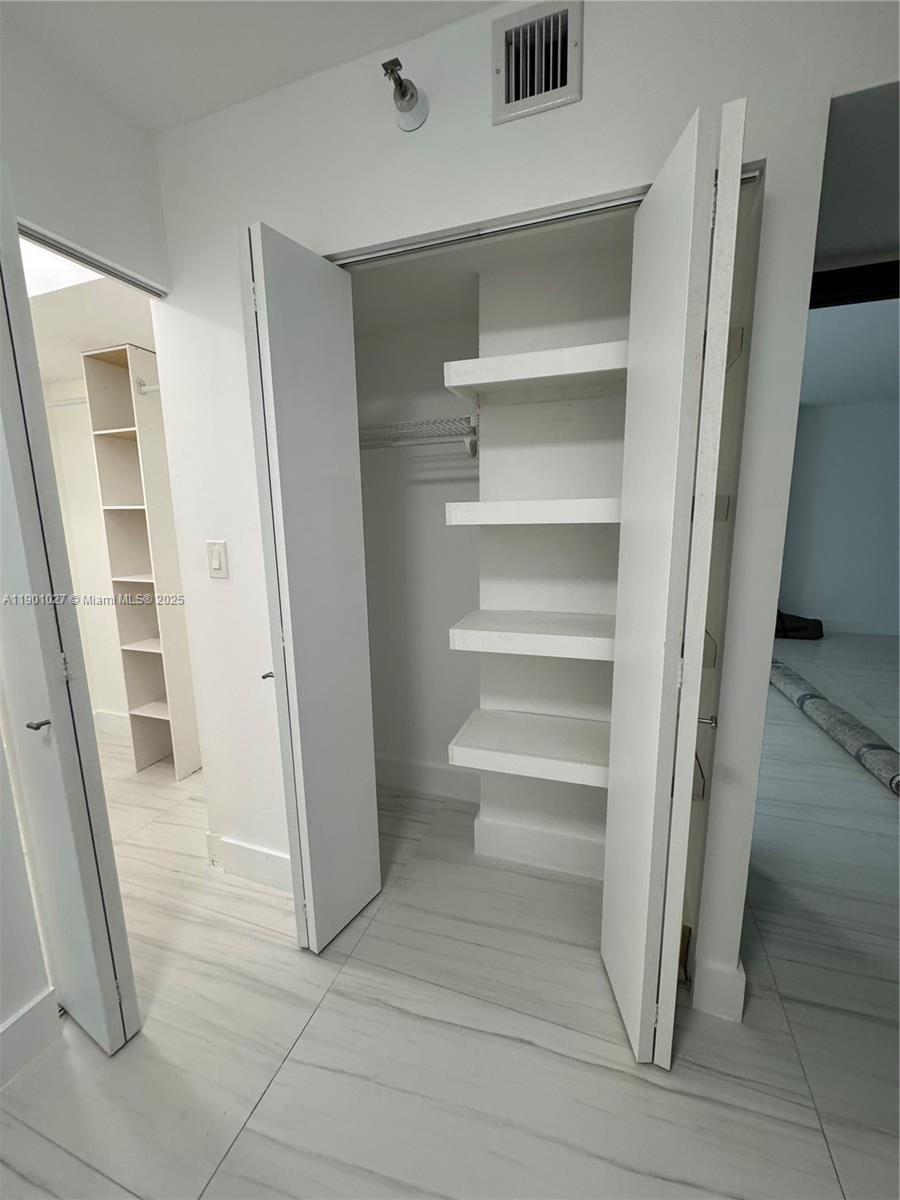 WATERVIEW CONDO - Residential Lease